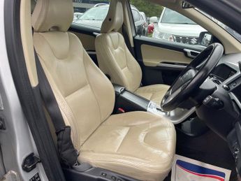 VOLVO XC60 2.4 D5 SE Lux SUV 5dr Diesel Geartronic AWD Euro 5 (205 ps)