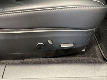 TESLA Model 3 (Dual Motor) Long Range Saloon 4dr Electric Auto 4WDE (346 ps)