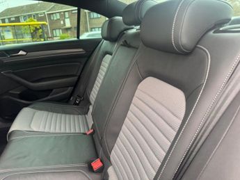 VOLKSWAGEN PASSAT 2.0 TDI R-Line Saloon 4dr Diesel DSG Euro 6 (s/s) (150 ps)
