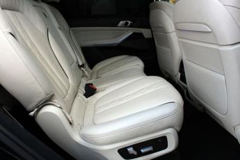 BMW X7 3.0 M50d SUV 5dr Diesel Auto xDrive Euro 6 (s/s) (400 ps)