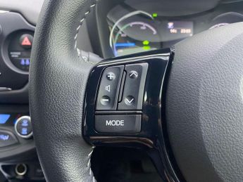 TOYOTA YARIS 1.5 VVT-h Icon Tech Hatchback 5dr Petrol Hybrid E-CVT Euro 6 (s/