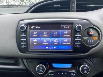 TOYOTA YARIS 1.5 VVT-h Icon Tech Hatchback 5dr Petrol Hybrid E-CVT Euro 6 (s/