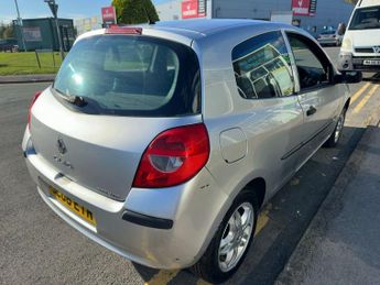 RENAULT CLIO 1.2 16v Extreme Hatchback 3dr Petrol Manual (139 g/km, 75 bhp)