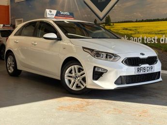 Kia Ceed 1.6 CRDi ECO 2 Hatchback 5 Door Diesel Manual White Euro 6