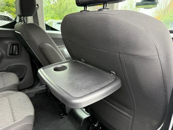 VAUXHALL Combo Life Electric 52kWh Ultimate MPV 5dr Electric Auto (7.4kW Charger) (136 ps)