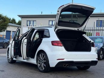 AUDI A3 1.5 TFSI CoD Black Edition Sportback 5dr Petrol S Tronic Euro 6 