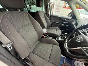VAUXHALL ZAFIRA TOURER 2.0 CDTi SRi MPV 5dr Diesel Auto Euro 5 (165 ps)
