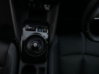 NISSAN LEAF 39kWh Tekna Hatchback 5dr Electric Auto (150 ps)