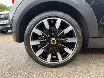 MINI Electric Hatch Cooper SE 32.6kWh Level 3 Hatchback 3dr Electric Auto (184 ps)