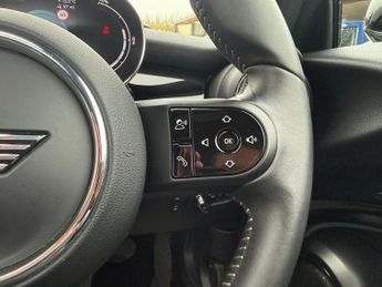 MINI Electric Hatch Cooper SE 32.6kWh Level 3 Hatchback 3dr Electric Auto (184 ps)