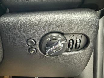 MINI Electric Hatch Cooper SE 32.6kWh Level 3 Hatchback 3dr Electric Auto (184 ps)