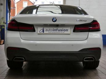 BMW 5 SERIES 2.0 520d MHT M Sport Saloon 4dr Diesel Hybrid Steptronic Euro 6 