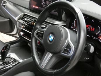 BMW 5 SERIES 2.0 520d MHT M Sport Saloon 4dr Diesel Hybrid Steptronic Euro 6