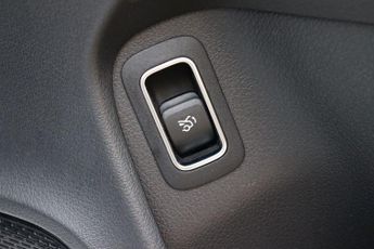 MERCEDES-BENZ CLA 200 1.3 AMG LINE PREMIUM PLUS 2