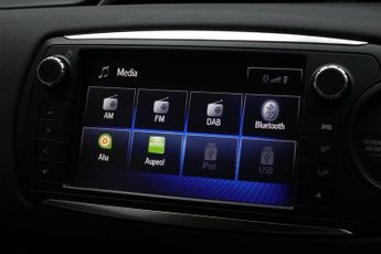 TOYOTA YARIS 1.5 VVT-h Excel Hatchback 5dr Petrol Hybrid E-CVT Euro 6 (15in A