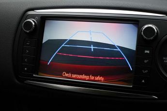 TOYOTA YARIS 1.5 VVT-h Excel Hatchback 5dr Petrol Hybrid E-CVT Euro 6 (15in A