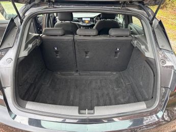 VAUXHALL ASTRA 1.4i Turbo SRi Nav Hatchback 5dr Petrol Manual Euro 6 (150 ps)