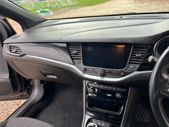 VAUXHALL ASTRA 1.4i Turbo SRi Nav Hatchback 5dr Petrol Manual Euro 6 (150 ps)