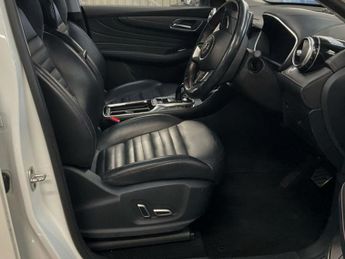 MG MG HS 1.5 T-GDI Exclusive SUV 5dr Petrol DCT Euro 6 (s/s) (162 ps)