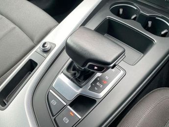 AUDI A4 2.0 TDI 30 Technik Saloon 4dr Diesel S Tronic Euro 6 (s/s) (136 
