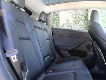 TESLA MODEL Y (Dual Motor) Long Range SUV 5dr Electric Auto 4WDE (384 bhp)