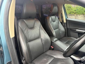 VOLVO XC60 2.4 D5 SE Lux SUV 5dr Diesel Geartronic AWD-HEATED BLACK LEATHER
