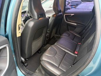 VOLVO XC60 2.4 D5 SE Lux SUV 5dr Diesel Geartronic AWD-HEATED BLACK LEATHER