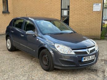 VAUXHALL ASTRA 1.6i 16v Life Hatchback 5dr Petrol Manual (155 g/km, 113 bhp)
