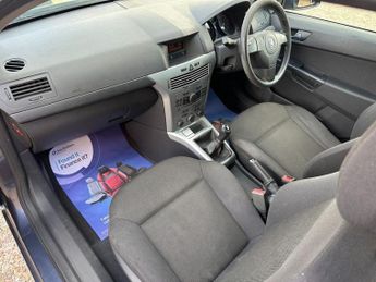 VAUXHALL ASTRA 1.6i 16v Life Hatchback 5dr Petrol Manual (155 g/km, 113 bhp)