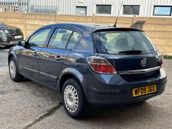 VAUXHALL ASTRA 1.6i 16v Life Hatchback 5dr Petrol Manual (155 g/km, 113 bhp)