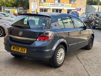 VAUXHALL ASTRA 1.6i 16v Life Hatchback 5dr Petrol Manual (155 g/km, 113 bhp)