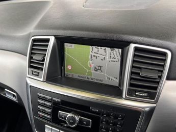 MERCEDES-BENZ M-CLASS 2.1 ML250 BlueTEC AMG Line SUV 5dr Auto Diesel G-Tronic 4WD Euro