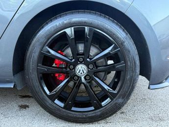 VOLKSWAGEN GOLF 1.5 TSI EVO GPF R-Line Hatchback 5dr Petrol DSG Euro 6 (s/s) (15