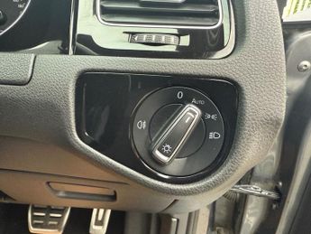 VOLKSWAGEN GOLF 1.5 TSI EVO GPF R-Line Hatchback 5dr Petrol DSG Euro 6 (s/s) (15