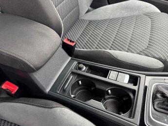 VOLKSWAGEN GOLF 1.5 TSI EVO GPF R-Line Hatchback 5dr Petrol DSG Euro 6 (s/s) (15