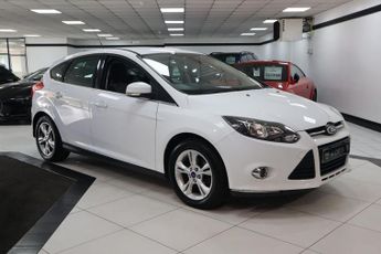 Ford Focus 1.6 Zetec Hatchback 5dr Petrol Manual Euro 5 (105 ps)