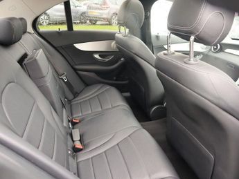 MERCEDES-BENZ C-CLASS 2.1 C220d Sport (Premium Plus) Saloon 4dr Diesel G-Tronic+ Euro 