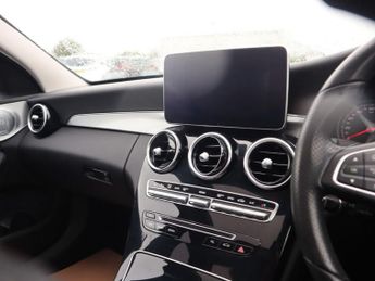 MERCEDES-BENZ C-CLASS 2.1 C220d Sport (Premium Plus) Saloon 4dr Diesel G-Tronic+ Euro 