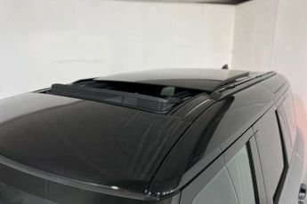 LAND ROVER DEFENDER 2.0 P300 X-Dynamic SE SUV 5dr Petrol Auto 4WD Euro 6 (s/s) (300 