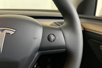 TESLA MODEL Y Long Range SUV 5dr Electric Auto RWD (346 ps) 1 Owner / Low Mile