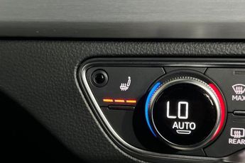 AUDI Q5 2.0 TFSIe 50 S line SUV 5dr Petrol Plug-in Hybrid S Tronic quatt