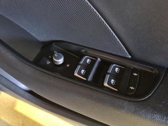 AUDI A3 1.5 TFSI CoD Black Edition Saloon 4dr Petrol S Tronic Euro 6 (s/