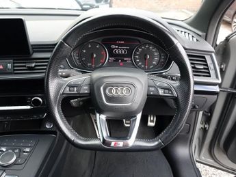 AUDI Q5 2.0 TDI 40 Black Edition SUV 5dr Diesel S Tronic quattro Euro 6 