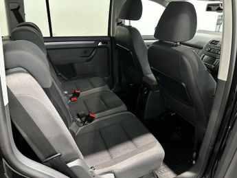 VOLKSWAGEN TOURAN 1.6 TDI SE MPV 5dr Diesel DSG Euro 5 (105 ps)