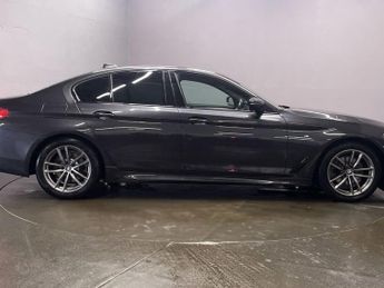 BMW 5 SERIES 2.0 520d M Sport Saloon 4dr Diesel Auto Euro 6 (s/s) (190 ps)