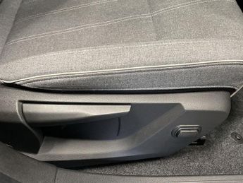 RENAULT MEGANE E-TECH 60kWh equilibre Hatchback 5dr Electric Auto (optimum charge) (22