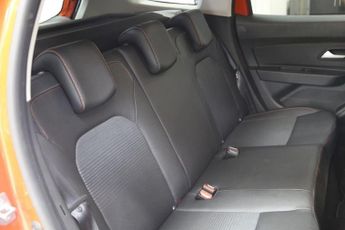 DACIA DUSTER 1.3 TCe Extreme SE SUV 5dr Petrol EDC Euro 6 (s/s) (150 ps)