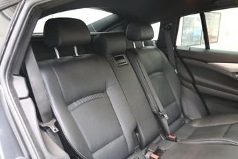 BMW 5 SERIES GRAN TURISMO 3.0 535d M Sport GT 5dr Diesel Auto Euro 6 (s/s) (313 ps)