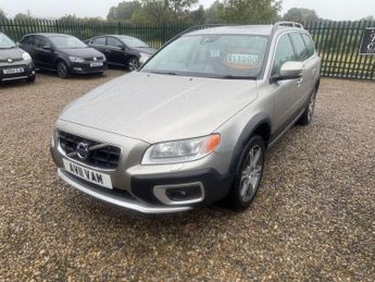 Volvo XC70 2.4 D5 SE Lux Estate Diesel Geartronic AWD Euro 5 (215 ps).  