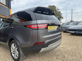 LAND ROVER DISCOVERY 3.0 TD V6 HSE SUV 5dr Diesel Auto 4WD Euro 6 (s/s) (258 ps)